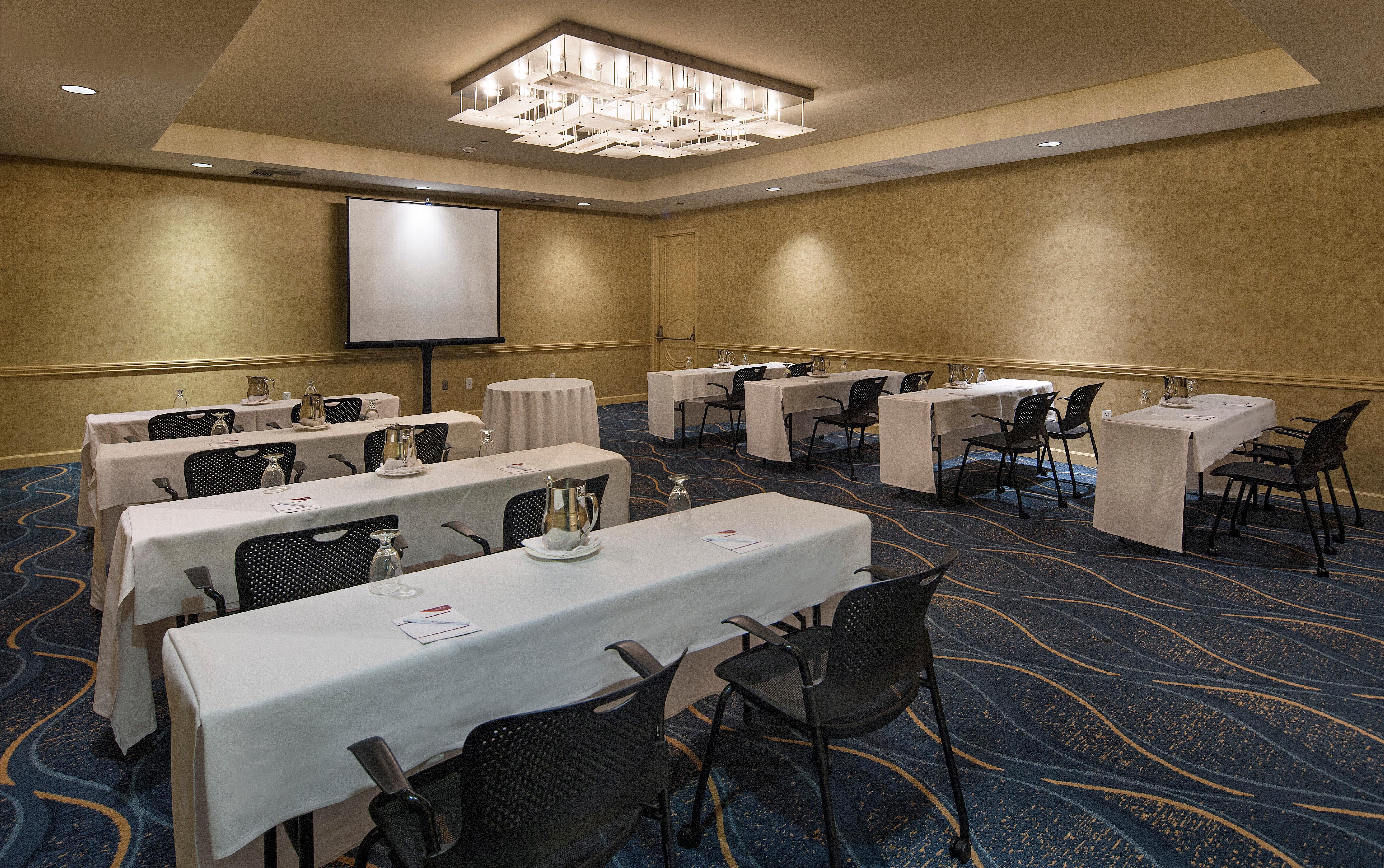 Crowne Plaza Ventura Beach By Ihg Exterior photo