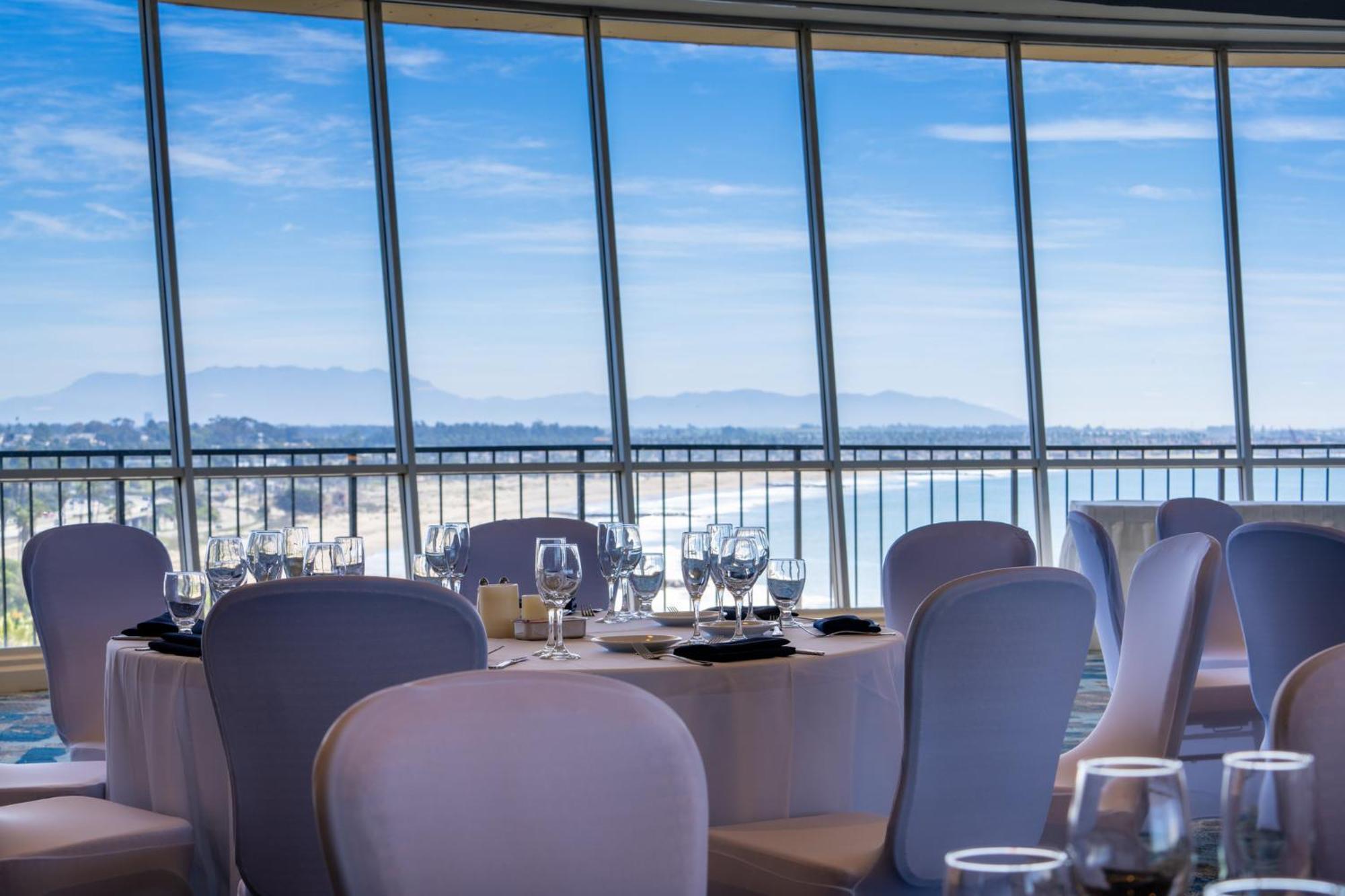 Crowne Plaza Ventura Beach By Ihg Exterior photo