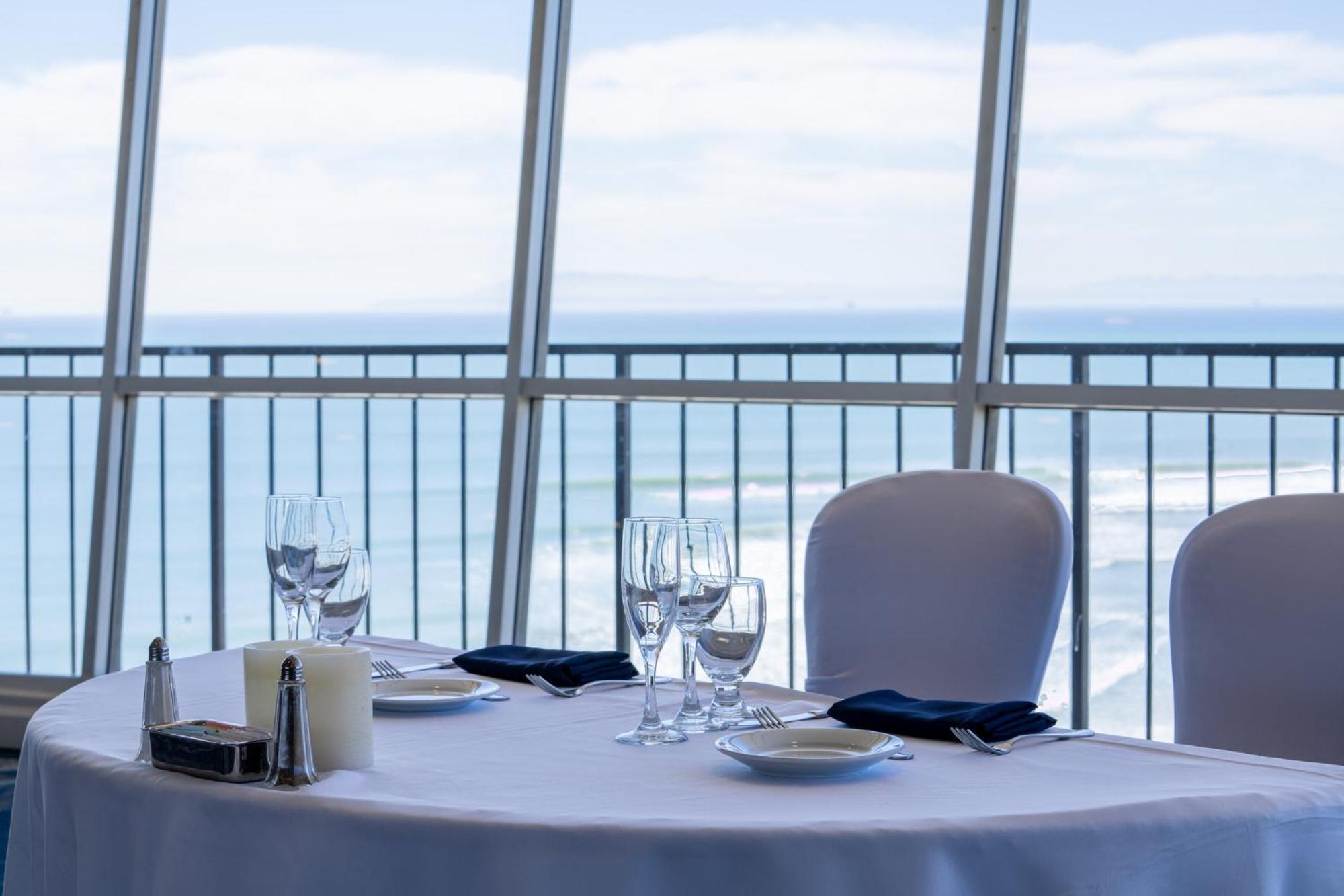Crowne Plaza Ventura Beach By Ihg Exterior photo