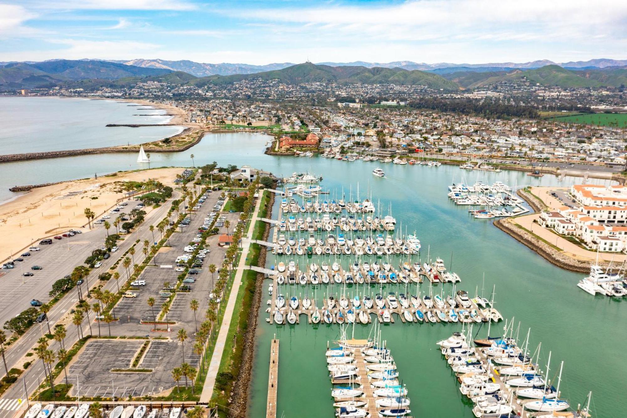 Crowne Plaza Ventura Beach By Ihg Exterior photo